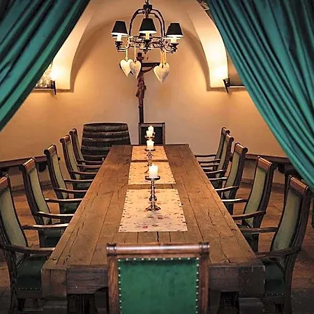 Hotel Der Alpenhof 3*