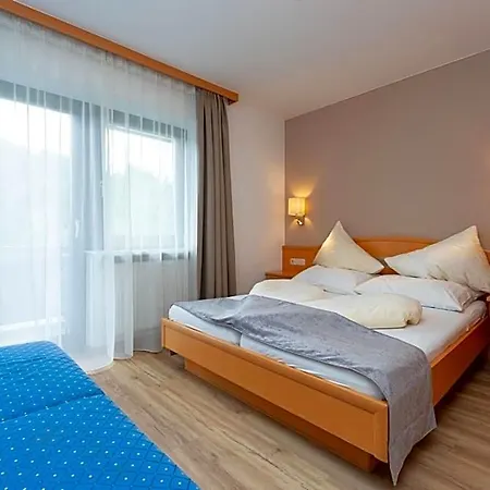 Hotel Der Alpenhof 3*