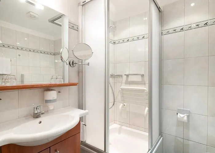 Hotel Der Alpenhof 3*